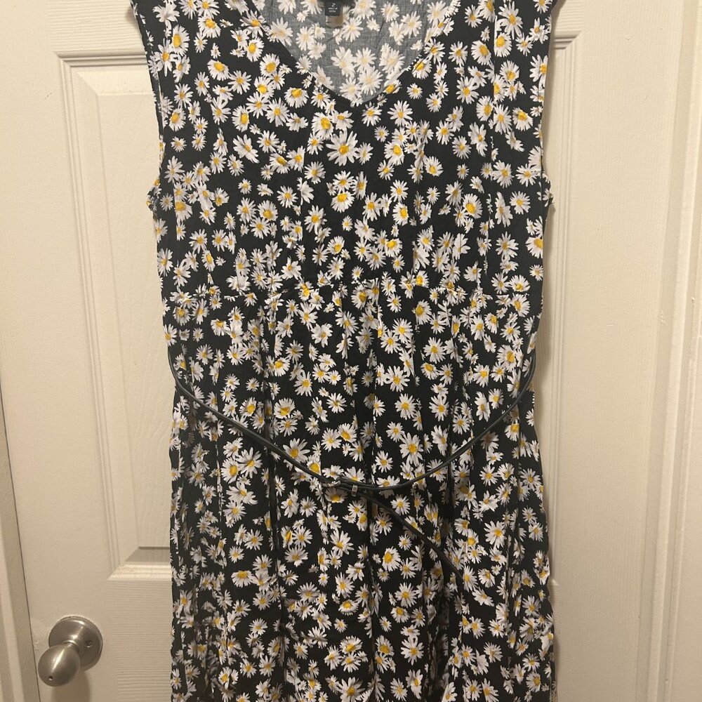 Torrid Multi-Color Daisy Print Challis V-Neck Skater Dress 2x With Belt - Picture 3 of 7